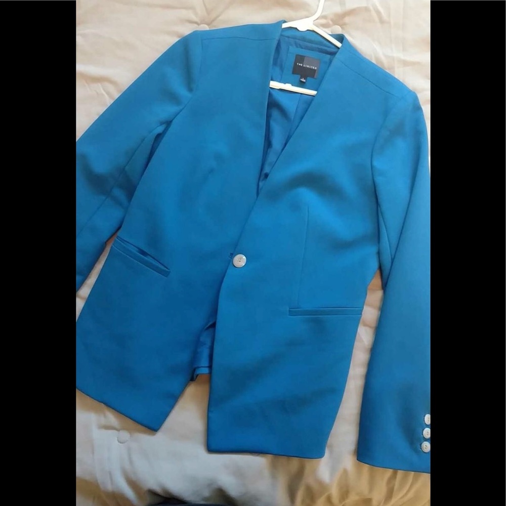 Beautiful Blue Blazer from the Limited size L